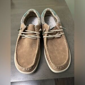 Men’s Hey Dude shoes size 10